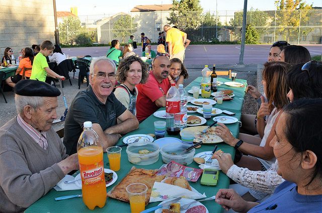 OS RECORDAMOS LA MERIENDA  VECINAL QUE HABRÁ ESTE SÁBADO 19 Y ADELANTAMOS EL CARTELFIESTA FIN DE VERANOOOOOOO